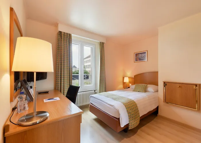 Du Leman - Jongny Hotell 3*
